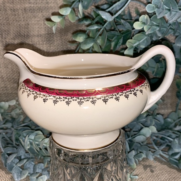 Vintage Eggshell Nautilus, Maroon Band W/Gold by Homer Laughlin Creamer Dish - Picture 3 of 7